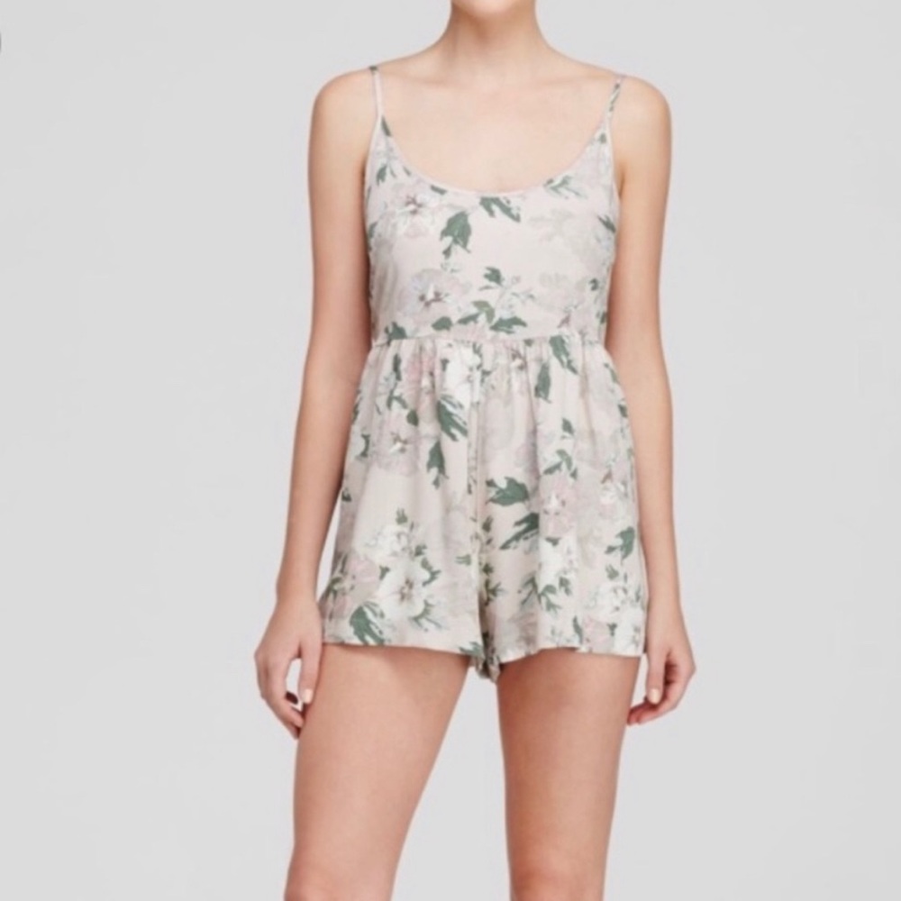 BB Dakota floral romper in soft pink size 8